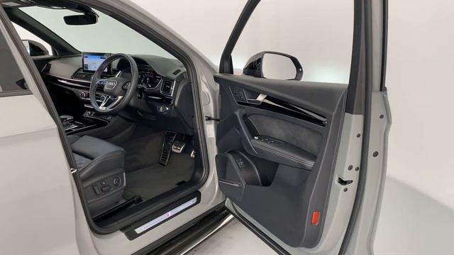 Redline: Audi Q5 2.0 TDI 40 Vorsprung S Tronic quattro Euro 6 (s/s) 5dr WR22 AXO смотреть онлайн