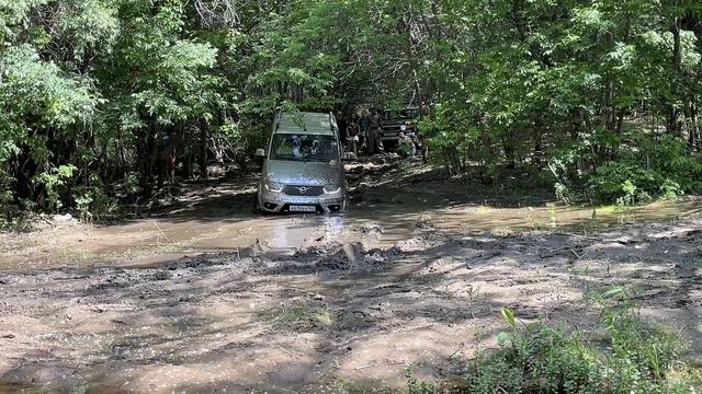 Джиперы рвутся в грязь 🤔💪👍😎#джиперы #оффроад #грязь жиза смотреть онлайн