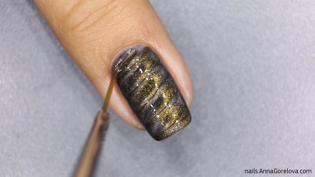 Water marble imitation with magnetic gel polishes / Имитация водного маникюра магнитными гель-лакам смотреть онлайн