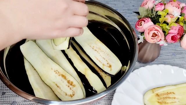 Eggplant rolls. Delicious appetizer.Как приготовить Рулетики из баклажанов.Вкусная закуска смотреть онлайн