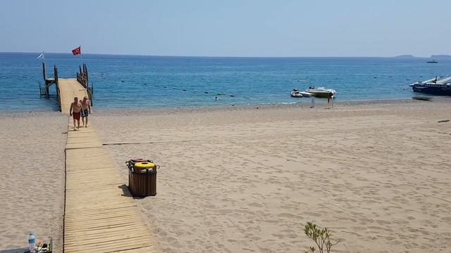 Территория отеля Pirates Beach Club, Турция, Текирова, август 2017
