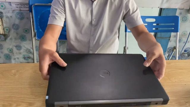 Laptop Dell Latitude E5570 core i7 6820HQ смотреть онлайн
