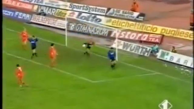 Archivio Bari Calcio Bari Inter 4 1 1995 1996 Roberto Carlos,Sala,Protti,Protti,Ingesson смотреть онлайн