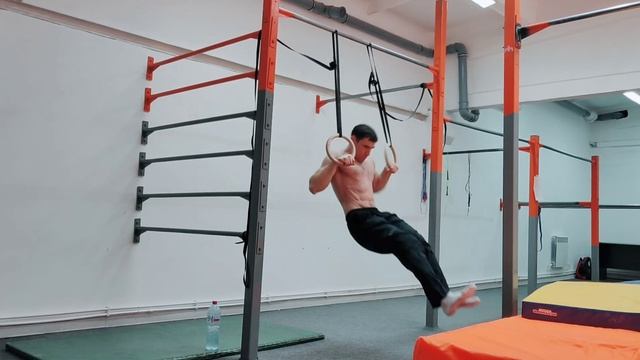 33 ВЫХОДА СИЛОЙ НА КОЛЬЦАХ смотреть онлайн