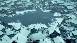 Он - дракон. Мирослава поёт ритуальную песню.