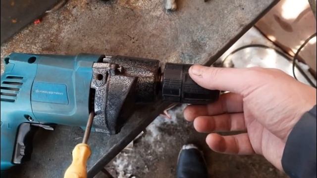 Как выкрутить патрон из дрели или шуруповёрта- ЛЁГКО ! смотреть онлайн
