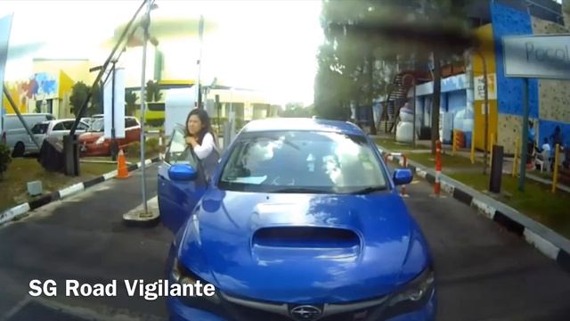 Jan2019 Lady Driver Of Subaru Impreza #SJS4047X Tailgating Toyota Estima #SMC904Y Fail @ Snowcity