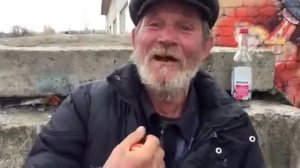 Русский выпил 3 бутылки водки и нечего не стало ему???