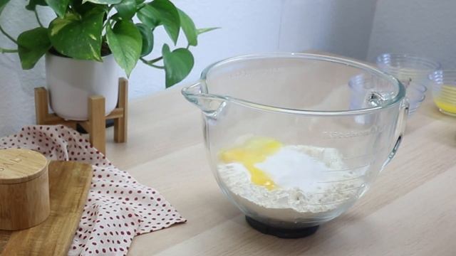 German Plum Cake - Pflaumenkuchen - Zwetschgendatschi With Streusel