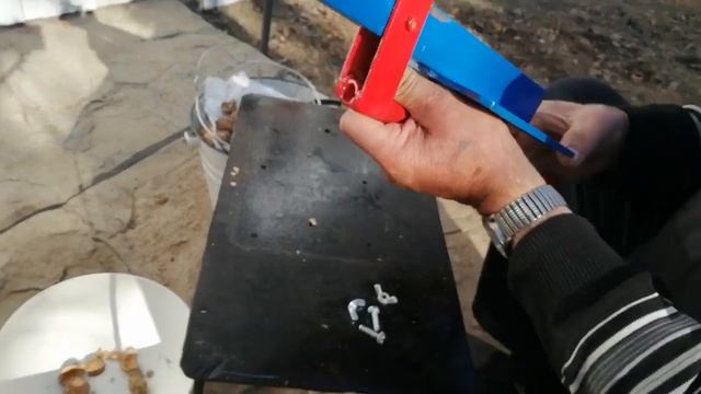 Приспособление для колки орехов своими руками. смотреть онлайн