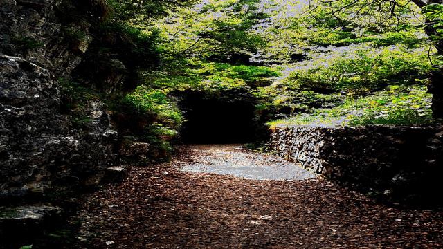 Invenies / Ambient Music, Experimental Music смотреть онлайн