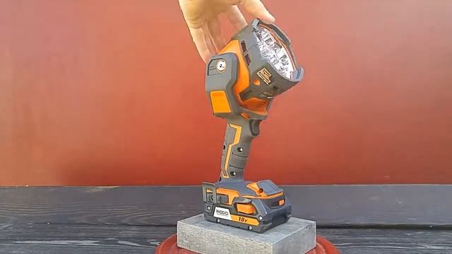 Аккумуляторный фонарь 18в Ridgid R8694220 /Aeg BHSL18-0 смотреть онлайн