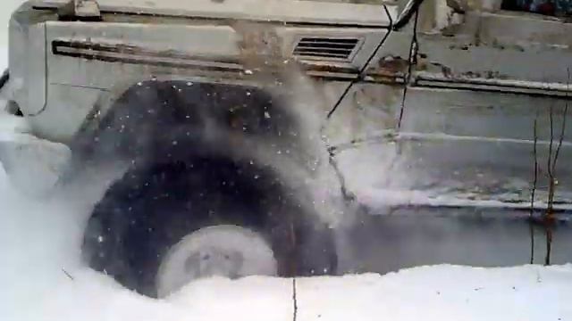 Off Road Mercedes G Class 300 Turbo Diesel in Snow , Make road in the snow смотреть онлайн