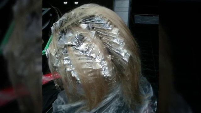 Мелирование в салоне красоты 