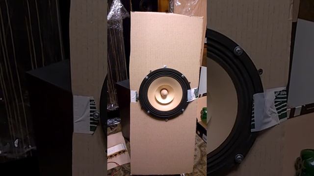 Макет акустики для пентодного лампового усилителя с высоким выходным сопр. (100 Ом) sine sweep смотреть онлайн