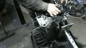 УАЗ .  Снятие двигателя.