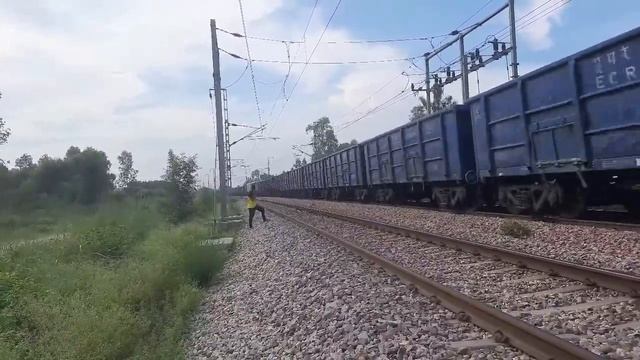 1.5 km long python freight running for its destination with twin WAG9|| #wag9 #python смотреть онлайн