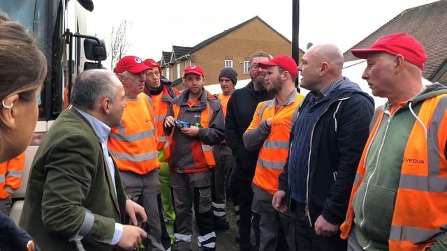 MP Robert Halfon slams Harlow Council as complacent/arrogant in bin men bullying in the workplace. смотреть онлайн