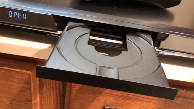 Panasonic DMP-BD80 Blu-Ray Player w/ Remote смотреть онлайн