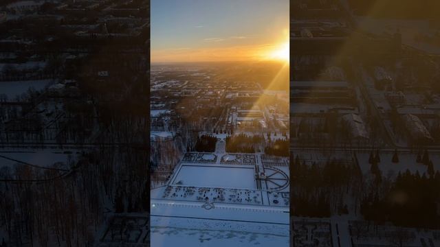 Петергоф с высоты птичьего полета на закате