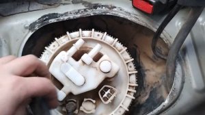 Тойота Королла е150 плохо заводится, замена топливного фильтра часть 2