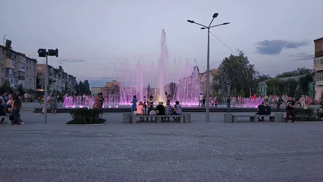 Поющий фонтан. Новомосковск. смотреть онлайн