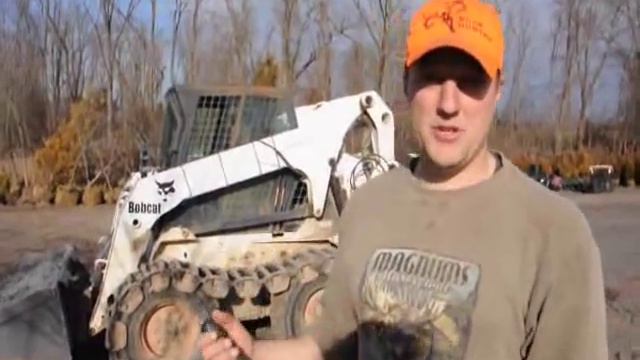 Dumptruck Dumping a Load Of Gravel смотреть онлайн