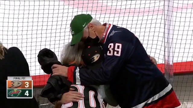 Emotional Ryan Miller Embraces Parents After Last NHL Game смотреть онлайн
