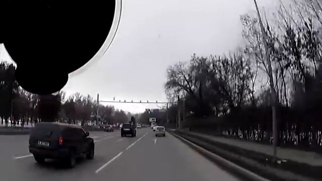 Алматы. Джип лезет против шерсти 20150105 1518 смотреть онлайн