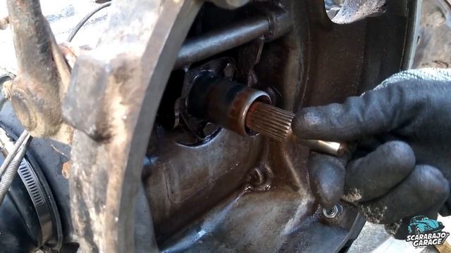 Como Cambiar El Collarin Del Clutch ||Parte 12 Scarabajo Garage || 2020 смотреть онлайн