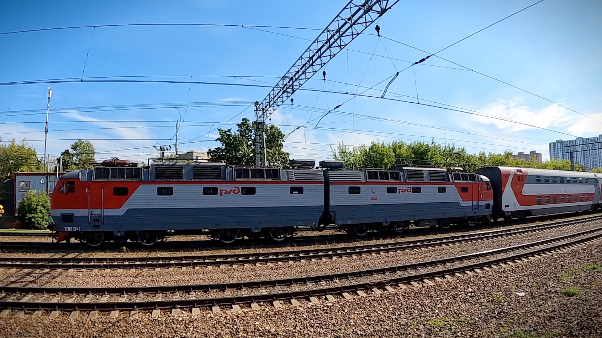 На электричке от Казанского вокзала Москвы в Подмосковье / Из окна поезда смотреть онлайн