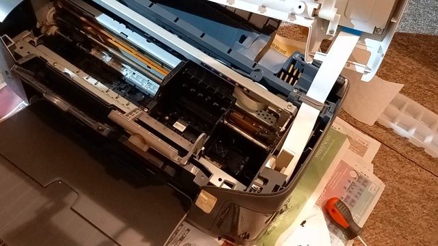 EPSON R300 clean printer head part 001 - 01 01 23 смотреть онлайн