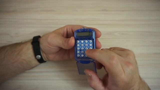 Карманный мини калькулятор - брелок смотреть онлайн