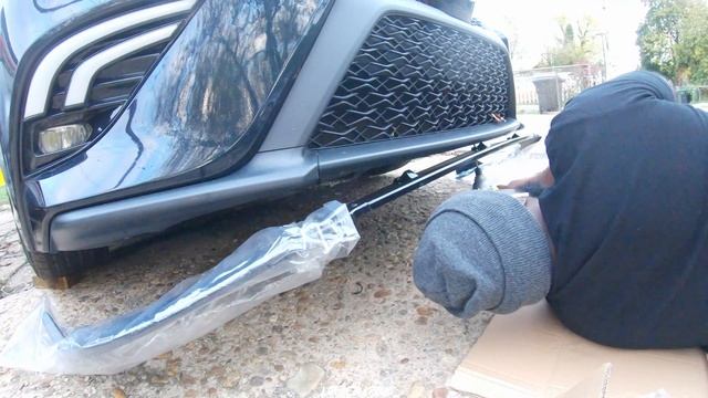 Installing a 2018 2020 Toyota Camry Glossy Black Front Bumper Splitter смотреть онлайн
