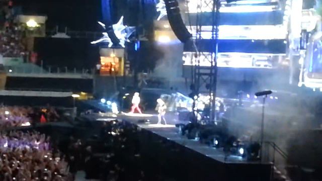 Muse - Supremacy (Opening) Live In Rome 6/7/2013 смотреть онлайн