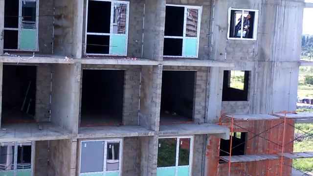 ЖК "Парусная регата" второй литер. Возведение перил на лоджии. Установка оконных блоков. смотреть онлайн