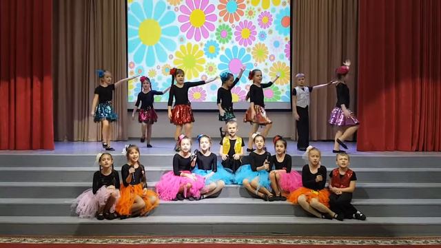 ансамбль "СОПРАНО" - песня "Школа" смотреть онлайн