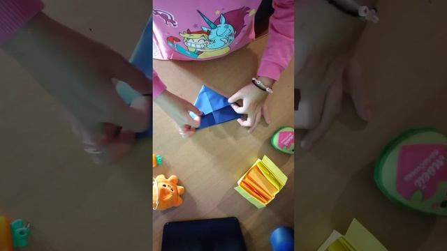 сделали обычную и очень лёгкую коробочку трансформер! из бумаги.