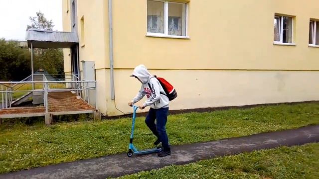 ВСЕМ СМОТРЕТЬ !!!!!! ЧУВАК ДЕЛАЕТ ТРЮКИ ПОД ПЕСНЮ КРУТО!!!!! смотреть онлайн