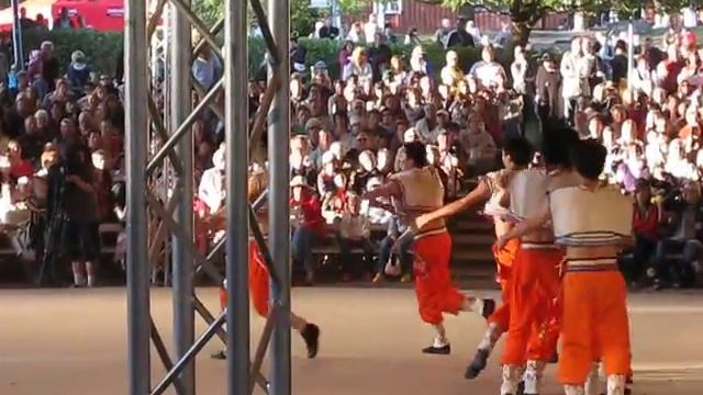 Chinese dance group - Kaustinen Folk Music Festival, Finland 2009 смотреть онлайн