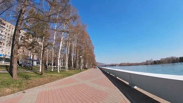 Улицы и дворы города Усть-Каменогорска. 25 апреля 2021г. смотреть онлайн