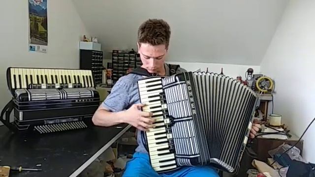 JUS POLANSEK-HOHNER MORINO VM-ARTIST-1955-UGLASEVANJE(TUNING):MARKO PLAZNIK смотреть онлайн