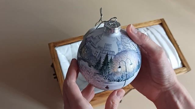 Ёлочный шар в шкатулке "Снегопад". Ручная роспись смотреть онлайн