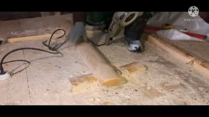 из дровяного горбыля делаем заготовку на забор.