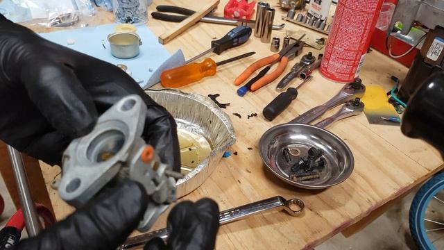 Cleaning 499059 Briggs And Stratton Carburetor From A Pressure Washer
