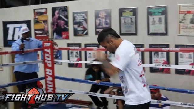 Timothy Bradley vs. Diego Chaves- Full Video- Chaves full media workout смотреть онлайн
