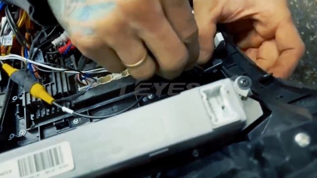 Установка магнитолы Teyes для KIA Sorento 2 (F2) 2012-2021 смотреть онлайн