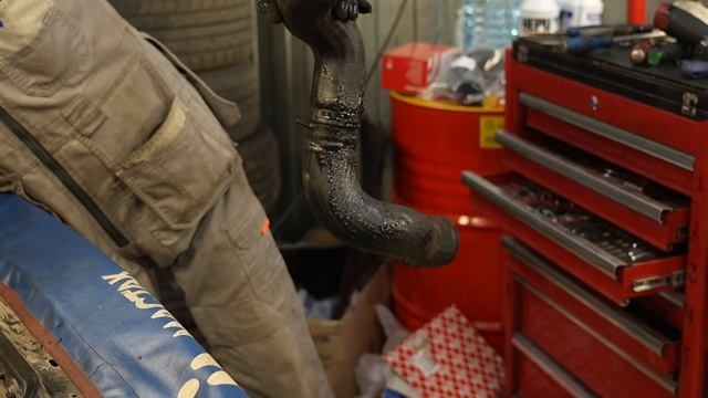 Замена патрубка интеркулера на Volovo XC60 #пиксервис смотреть онлайн