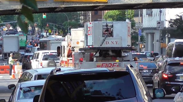 (A lot of Air Horn) Tower Ladder 21 Fire Department New York City FDNY смотреть онлайн