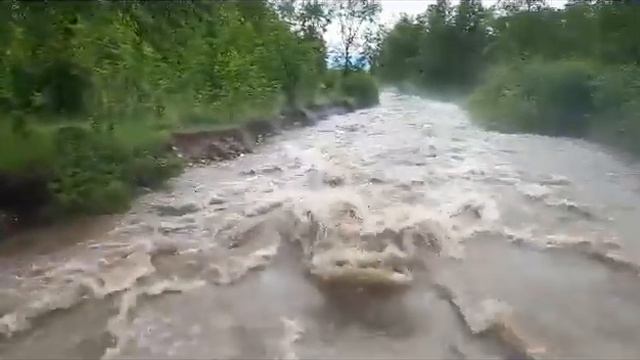 6 июля 2023 год. вышедшая из берегов река Слюдянка смотреть онлайн